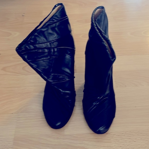 Black booties - Picture 1 of 4